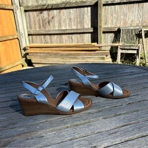 Women’s Sofft‎ Gabella Sandal in silver size 8